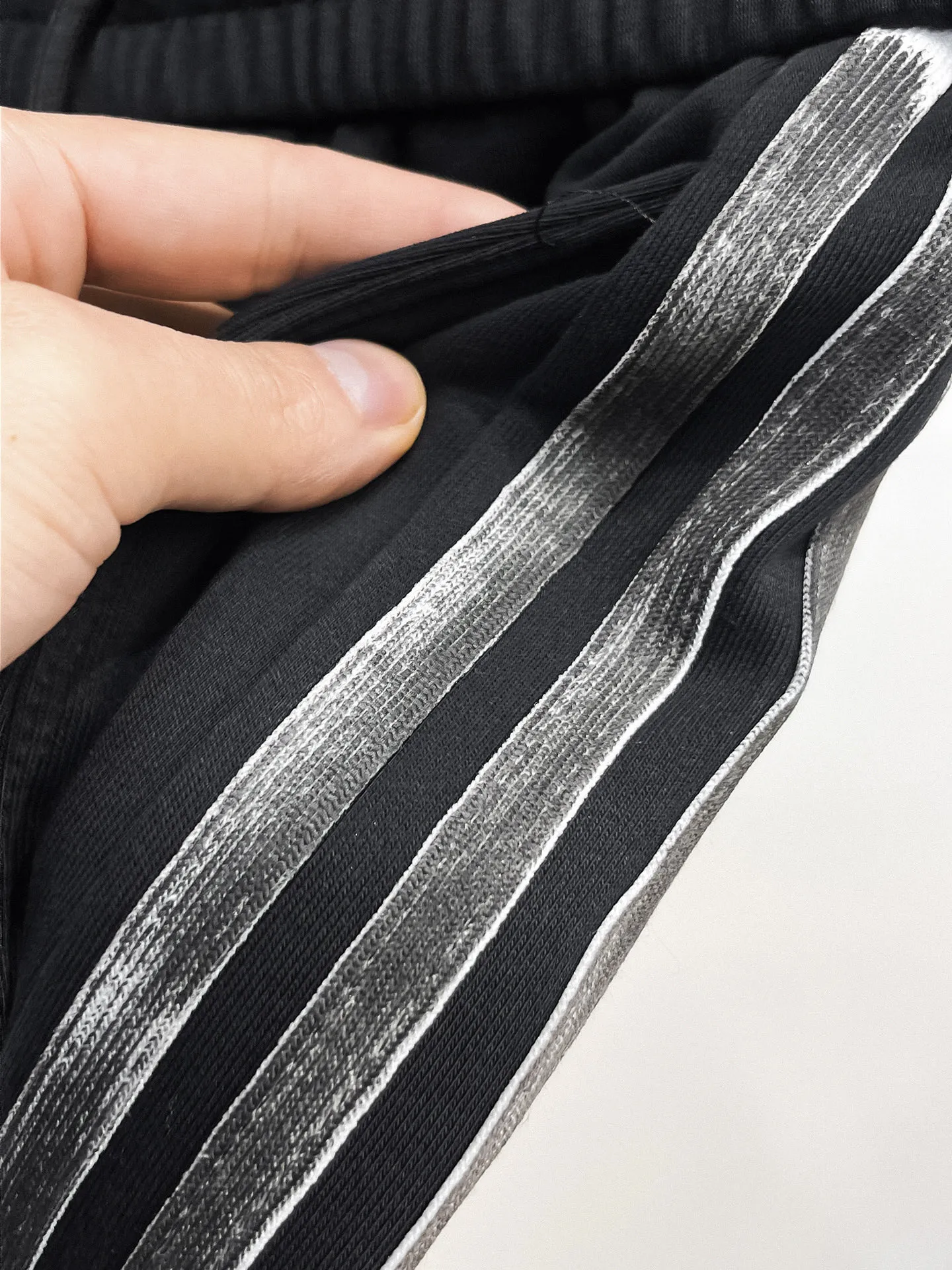 Balenciaga 🆕2026 Autumn and Winter New Arrival Casual Pants! The official website will be released simultaneously. Brand Classic LOGO casual pants, customized fabrics, excellent comfort and strong touch. Highly recognisable, perfect appearance and craftsmanship. Size:M-3XL